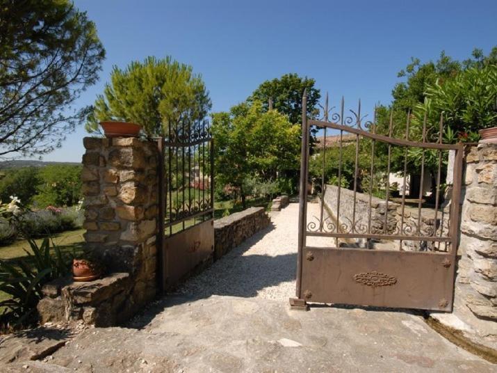 Bed and Breakfast Domaine De Cousignac Bourg-Saint-Andéol Exterior foto